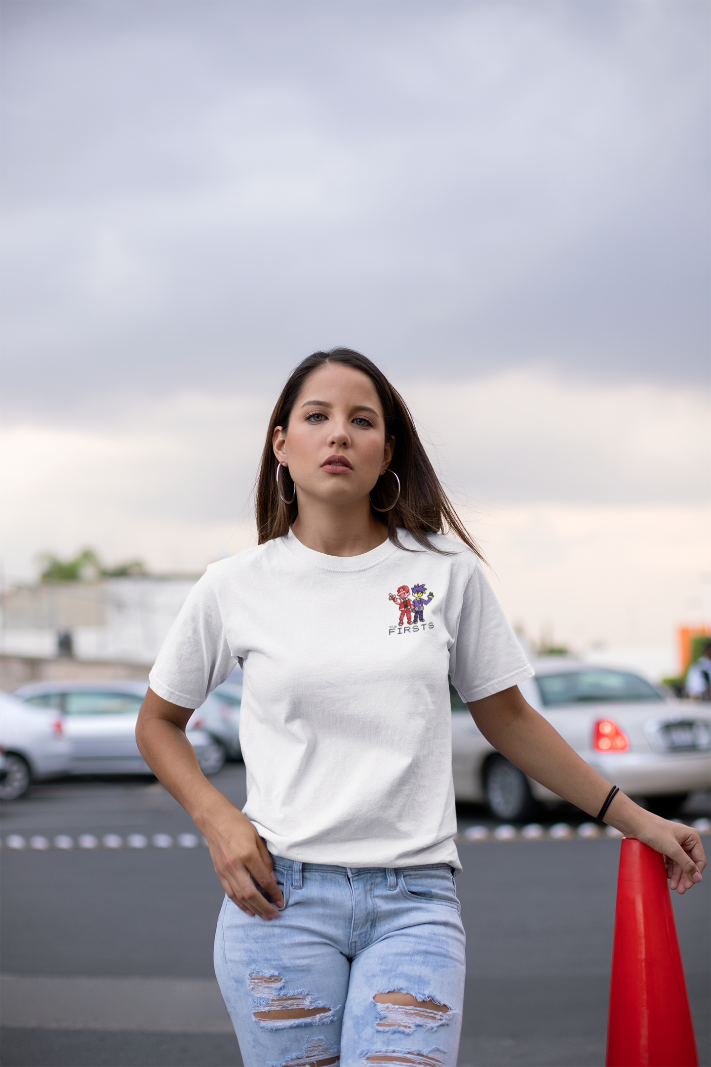 Camiseta The Firsts. Monstruos de bolsillo.